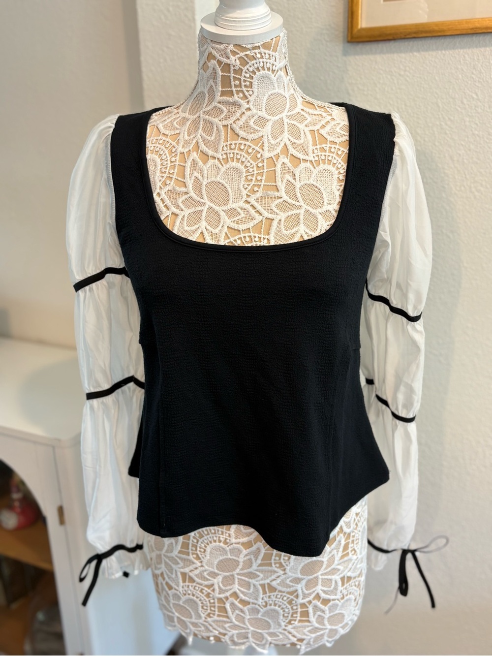 NWT Anthropologie Maeve Black & White Puff-Sleeve Square-Neck Women's Top size M